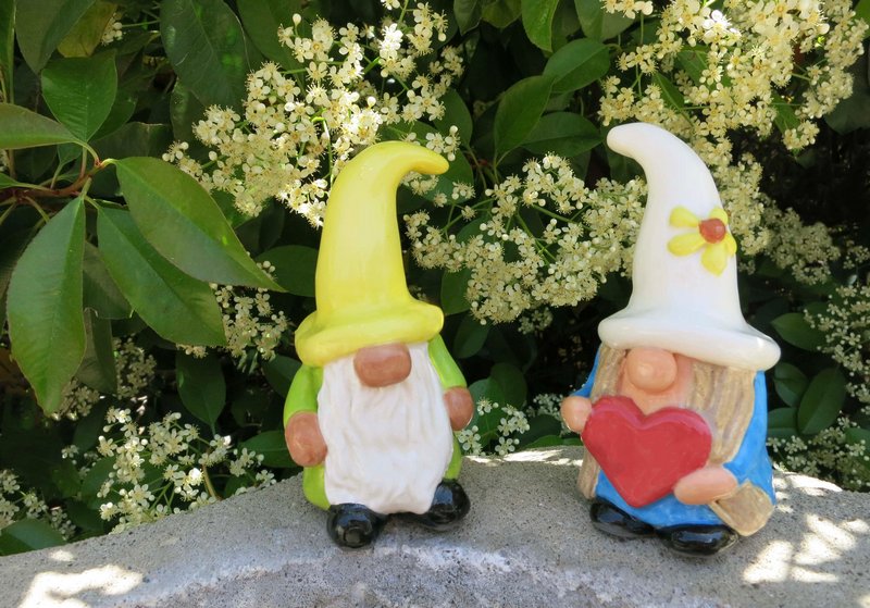 Goofy Garden Gnomes goofy-garden-gnomes